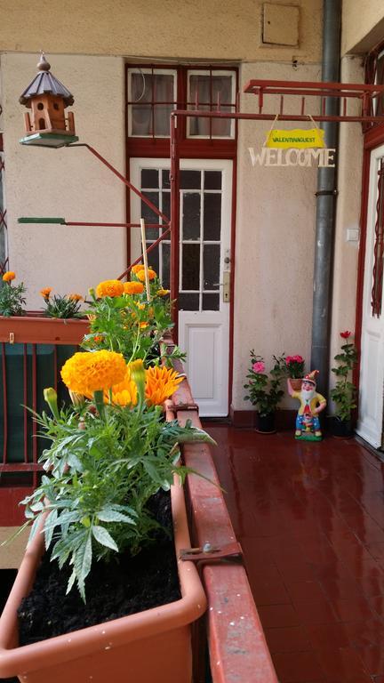Valentina Guesthouse Budapeste Exterior foto